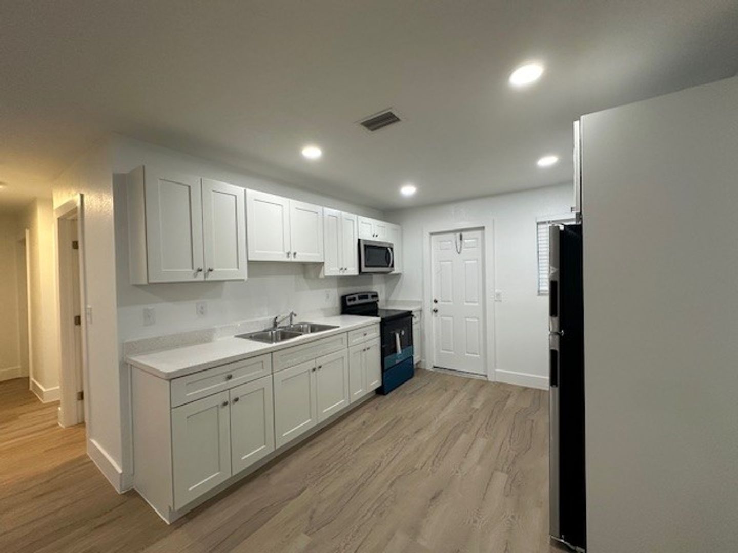 Hallandale Beach Apartment: 102-108 NW 1st Street (108 Premiere) | 112-128 NW 2nd Ave (128 Premiere)