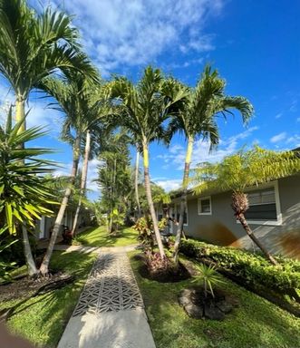 Hallandale Apts – photo 1