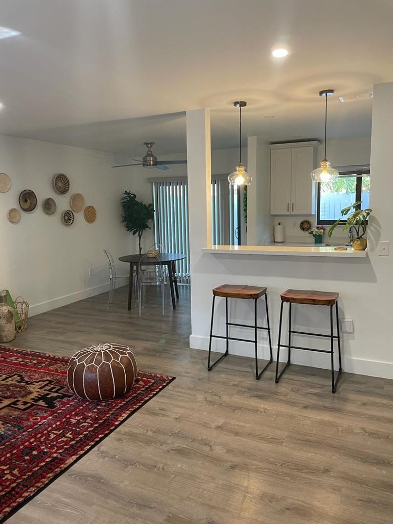 Miami Apartment: 2915-2917 Center Street