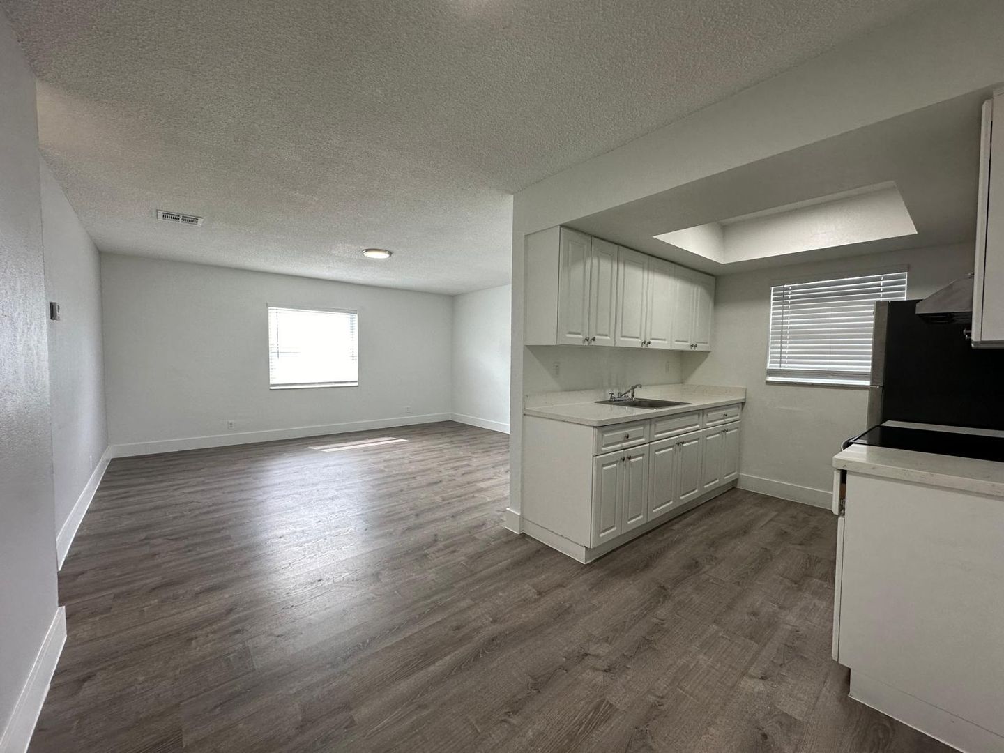Oakland Park Apartment: 3616-3660 NE 11th Ave