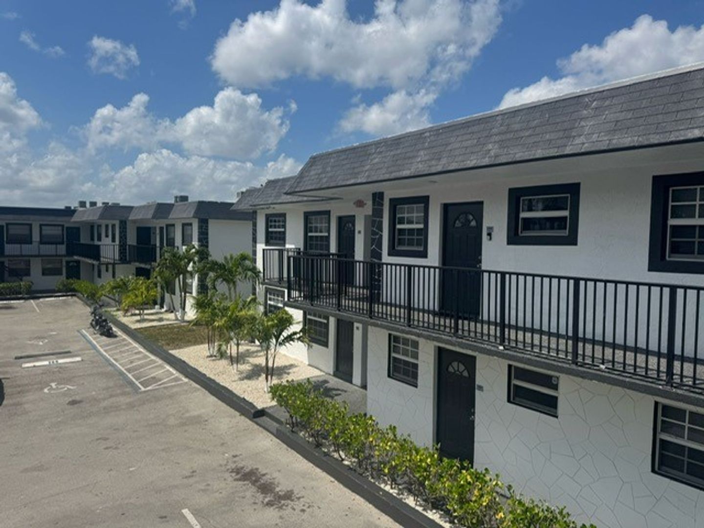 Davie Apartment: 5621, 5661 & 5841 SW 36th Court