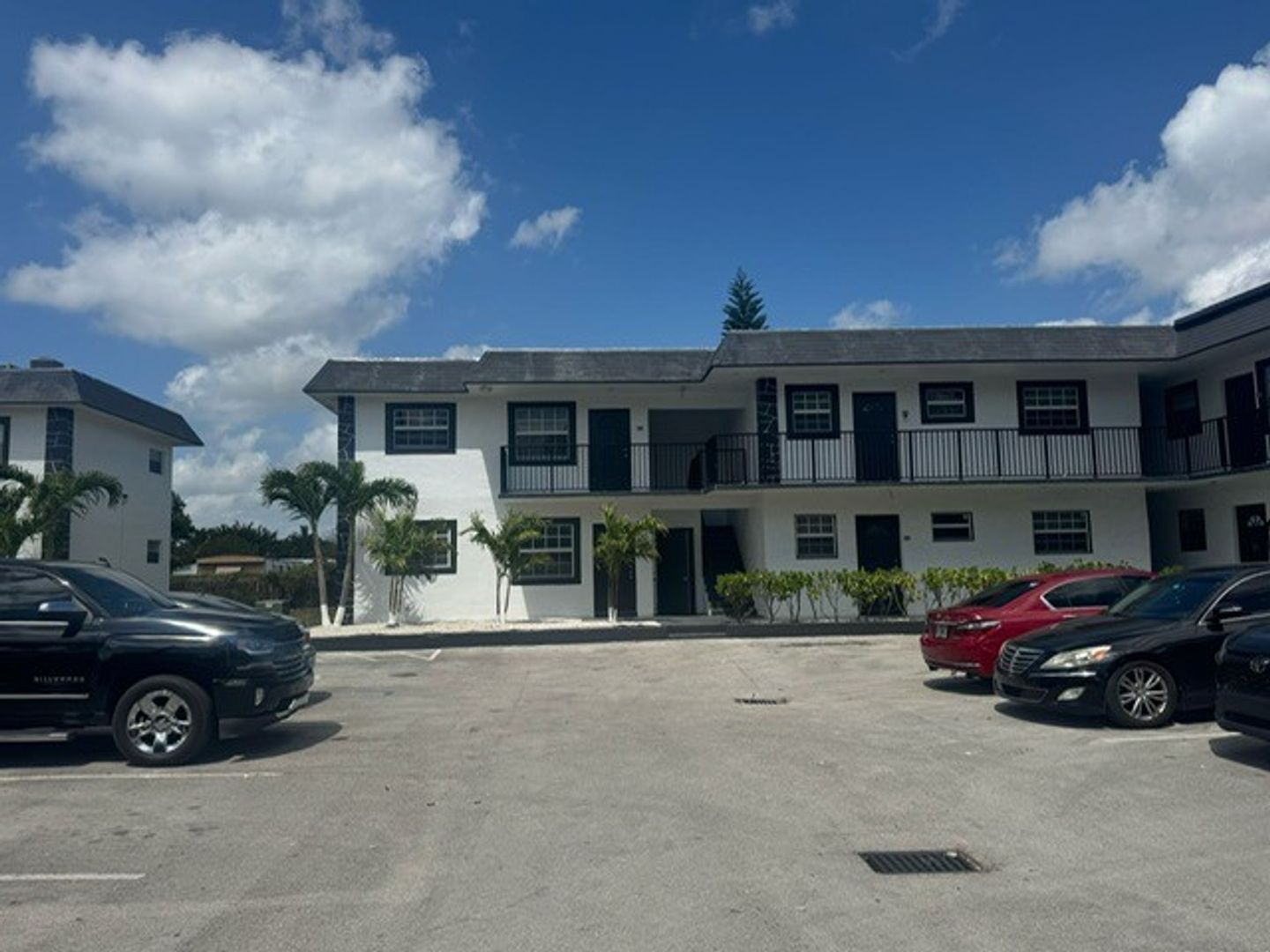 Davie Apartment: 5621, 5661 & 5841 SW 36th Court