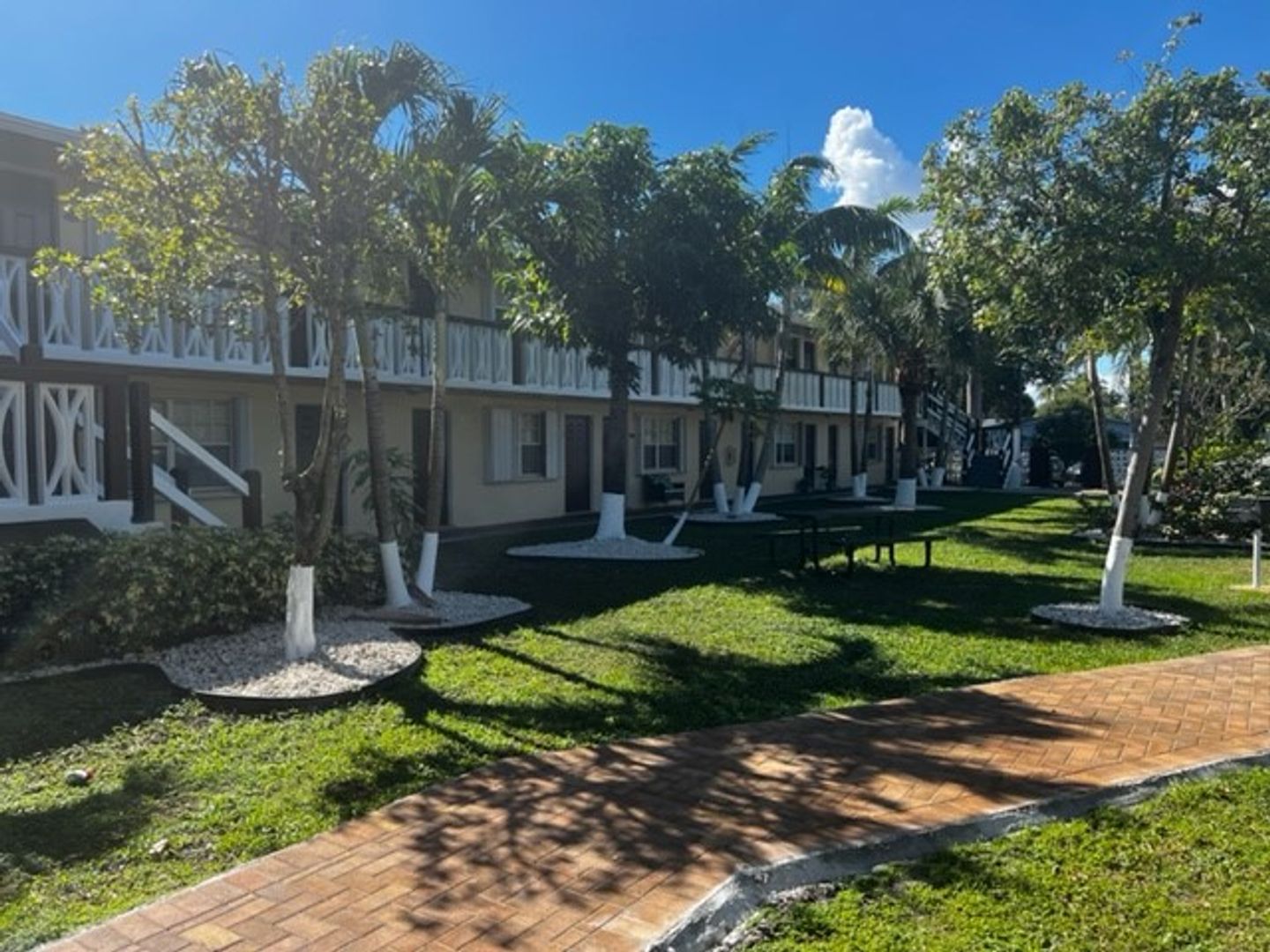 Pompano Beach Apartment: 2900 NE 17th Ave