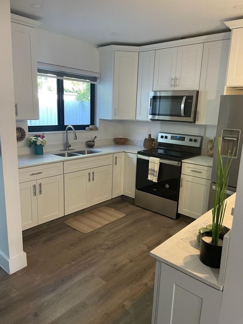 Miami Apartment: 2915-2917 Center Street