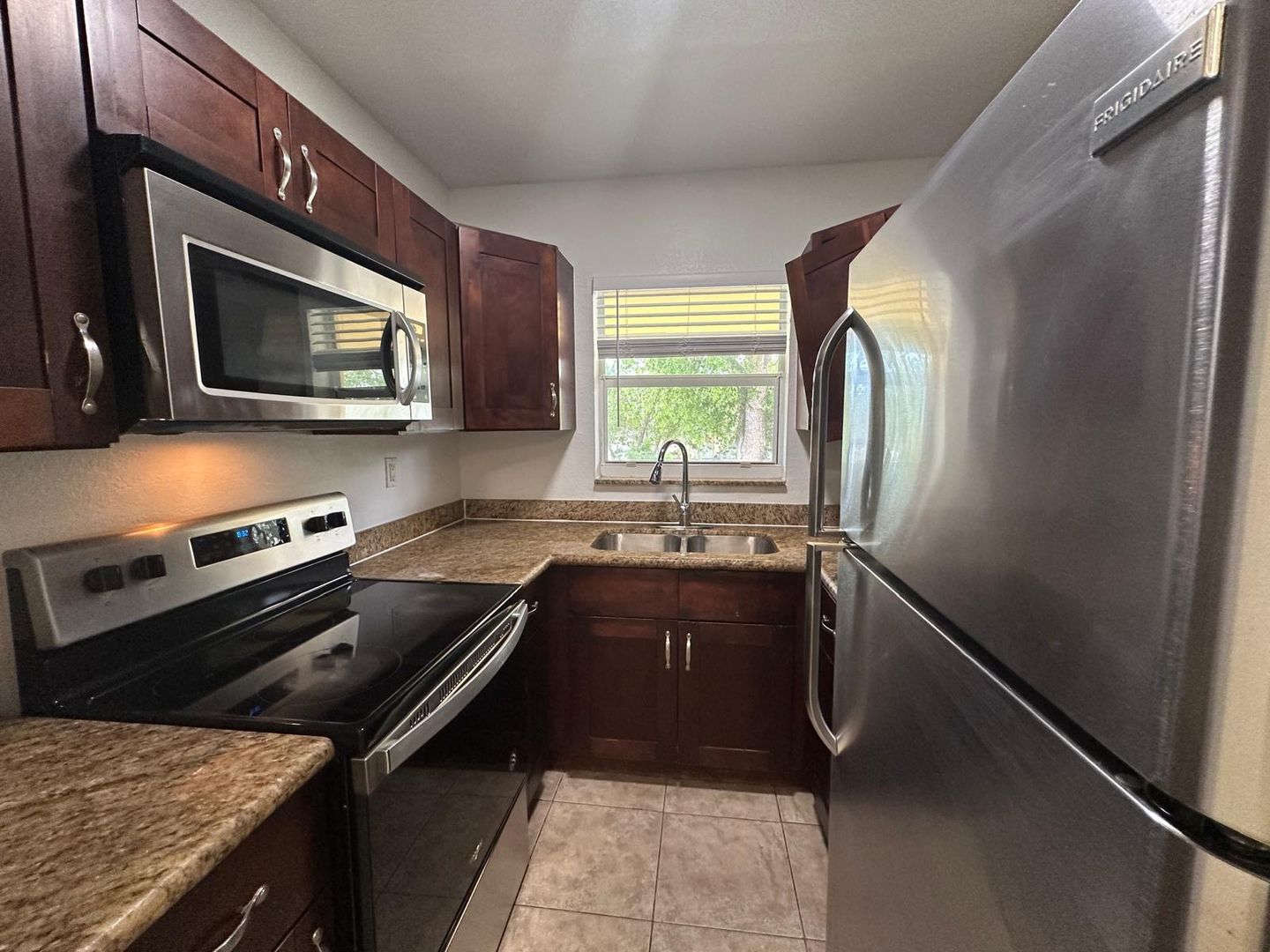 Wilton Manors Apartment: 2640 NE 8th Ave