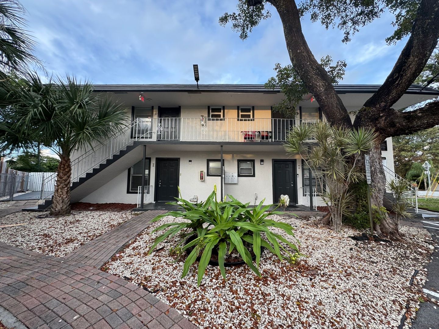 Fort Lauderdale Apartment: 1409-1413 N Dixie Hwy | 899 & 1041-1045 NE 15th Street