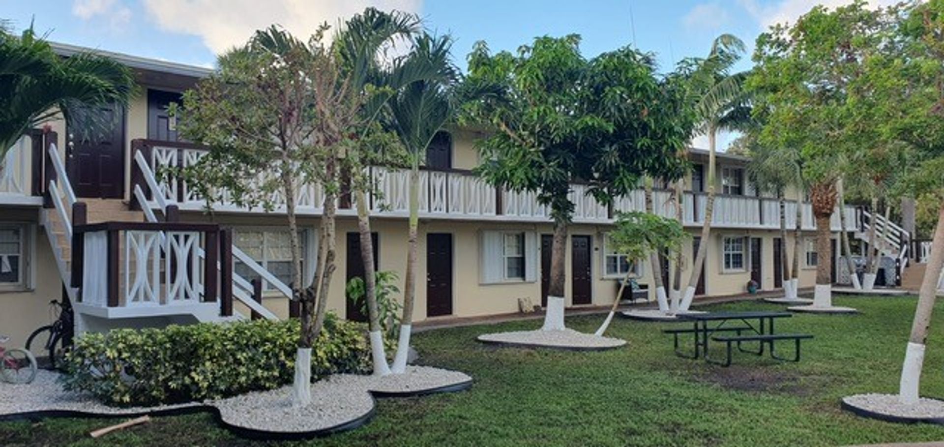 Pompano Beach Apartment: 2900 NE 17th Ave