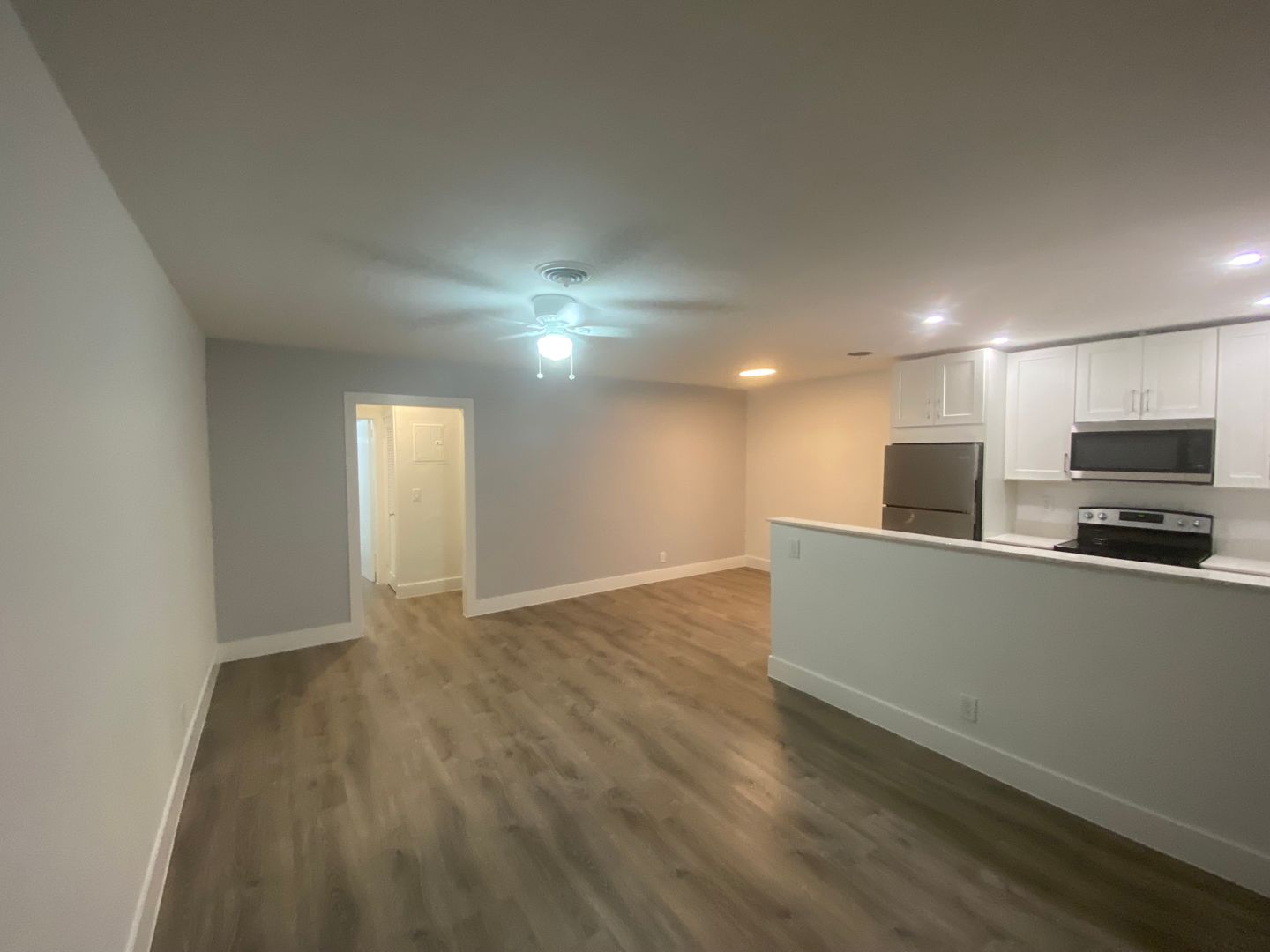 Hollywood Apartment: 2436 Van Buren Street