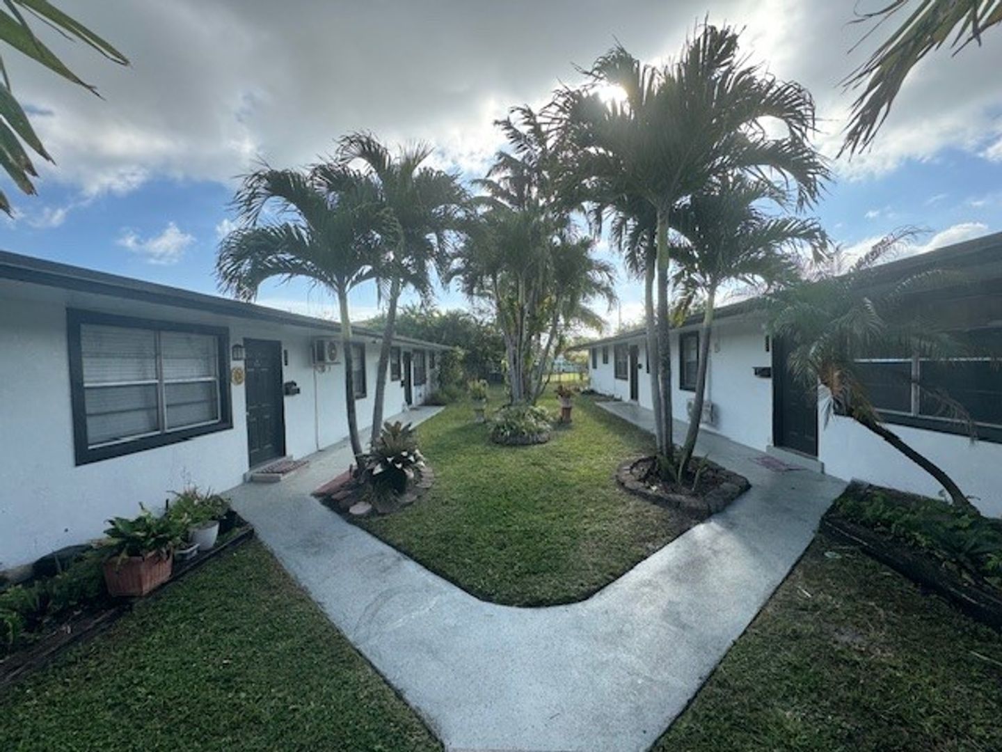 Hallandale Beach Apartment: 102-108 NW 1st Street (108 Premiere) | 112-128 NW 2nd Ave (128 Premiere)