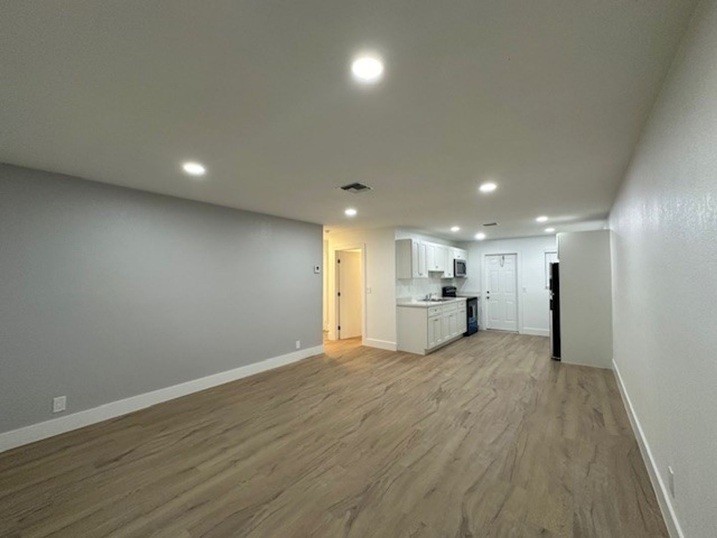 Hallandale Beach Apartment: 102-108 NW 1st Street (108 Premiere) | 112-128 NW 2nd Ave (128 Premiere)