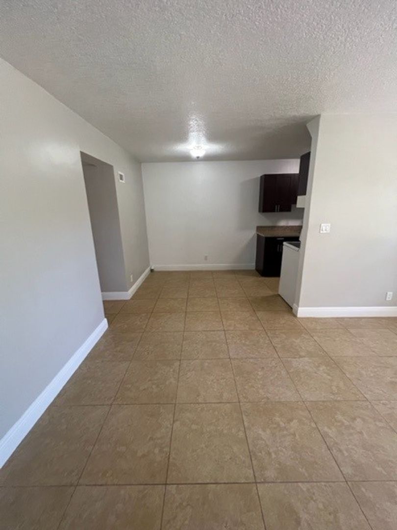 Pompano Beach Apartment: 2900 NE 17th Ave