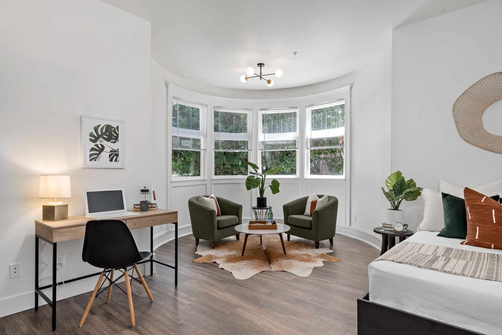 Seattle Apartment: 1633 17th Avenue
