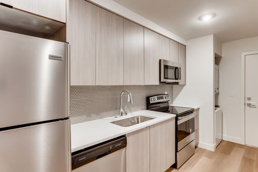 Spacious 2-Bedroom with Modern Finishes at Viola Apartments – photo 1