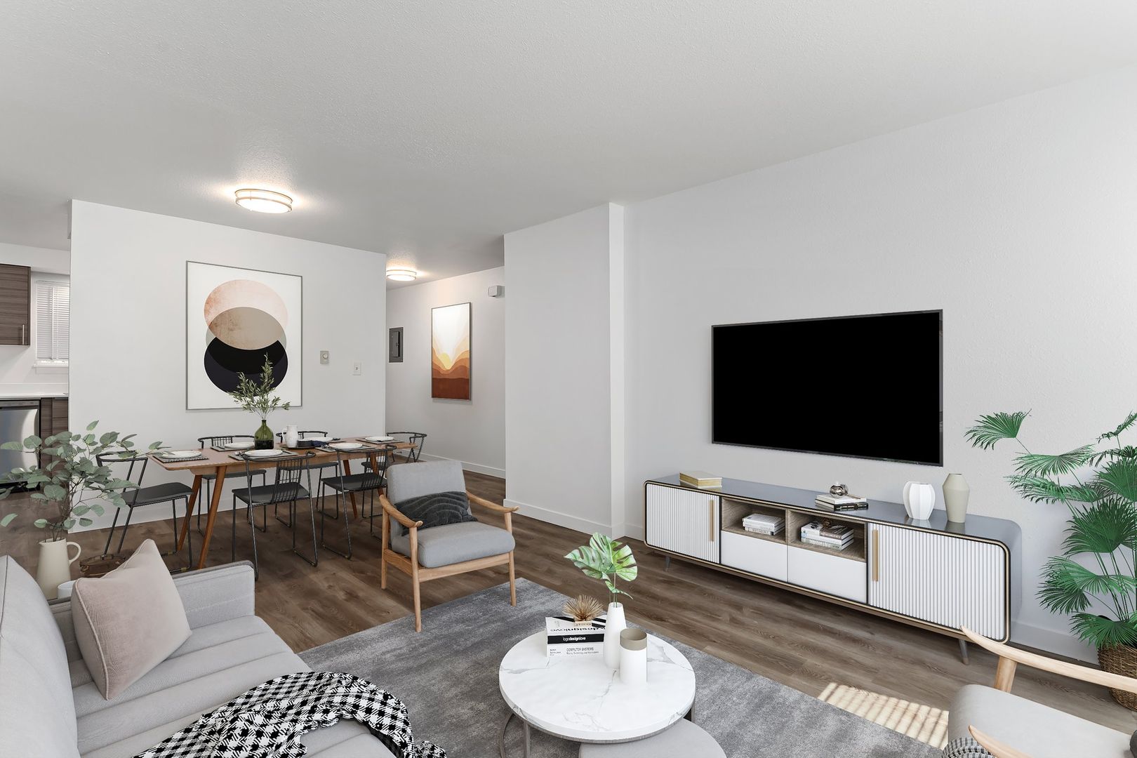Renton Apartment: 913 Harrington Ave NE