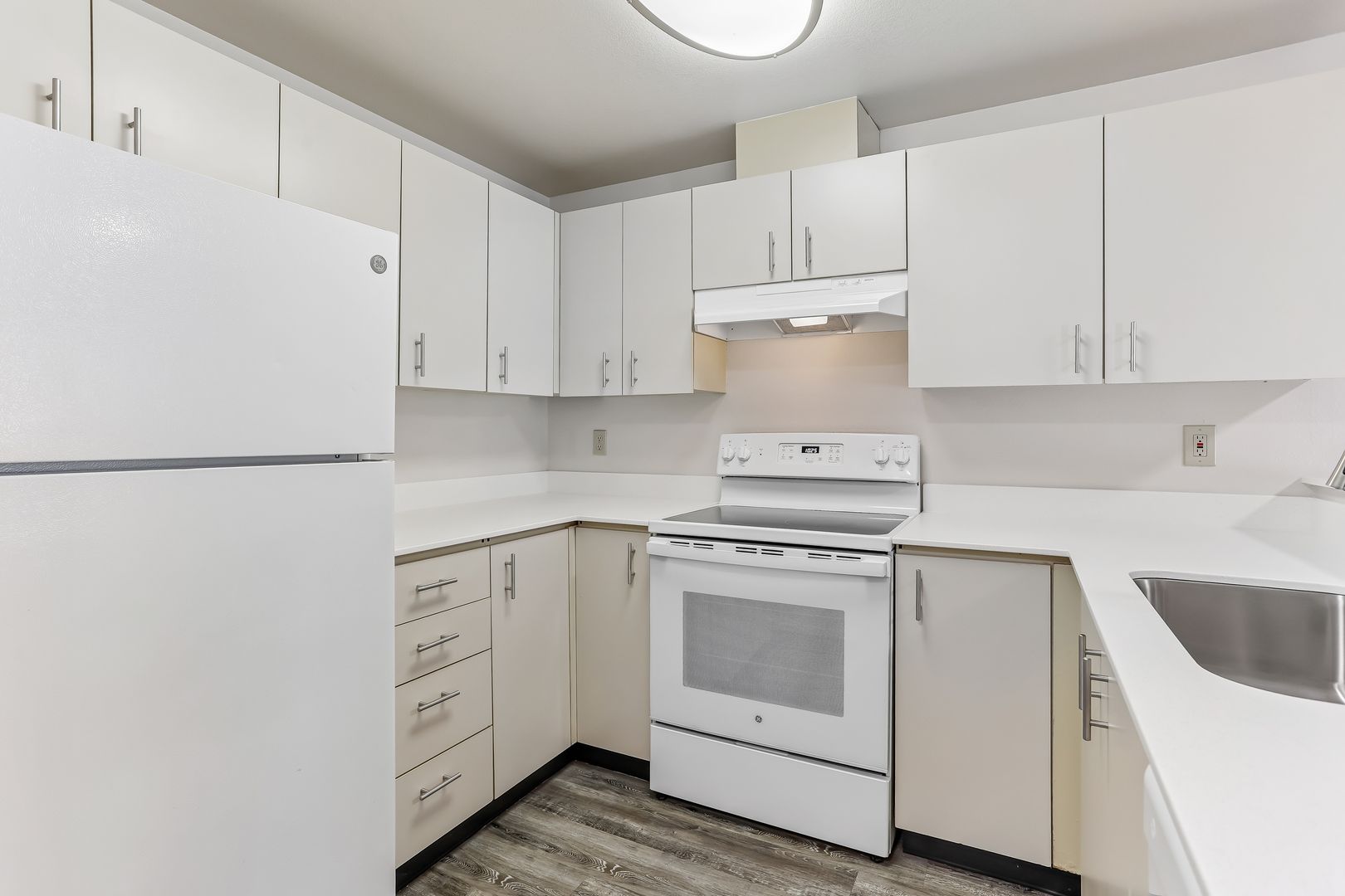 Seattle Apartment: 6700 Roosevelt Way NE