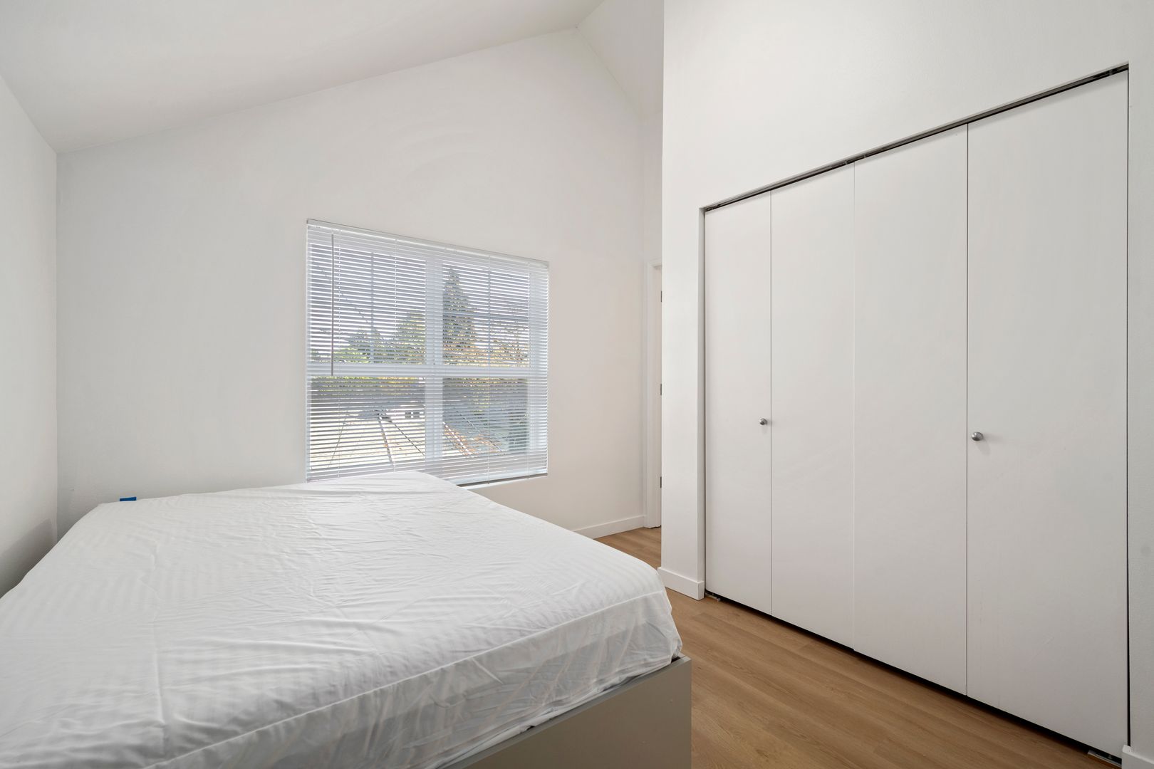 Seattle Apartment: 5612 Roosevelt Way NE