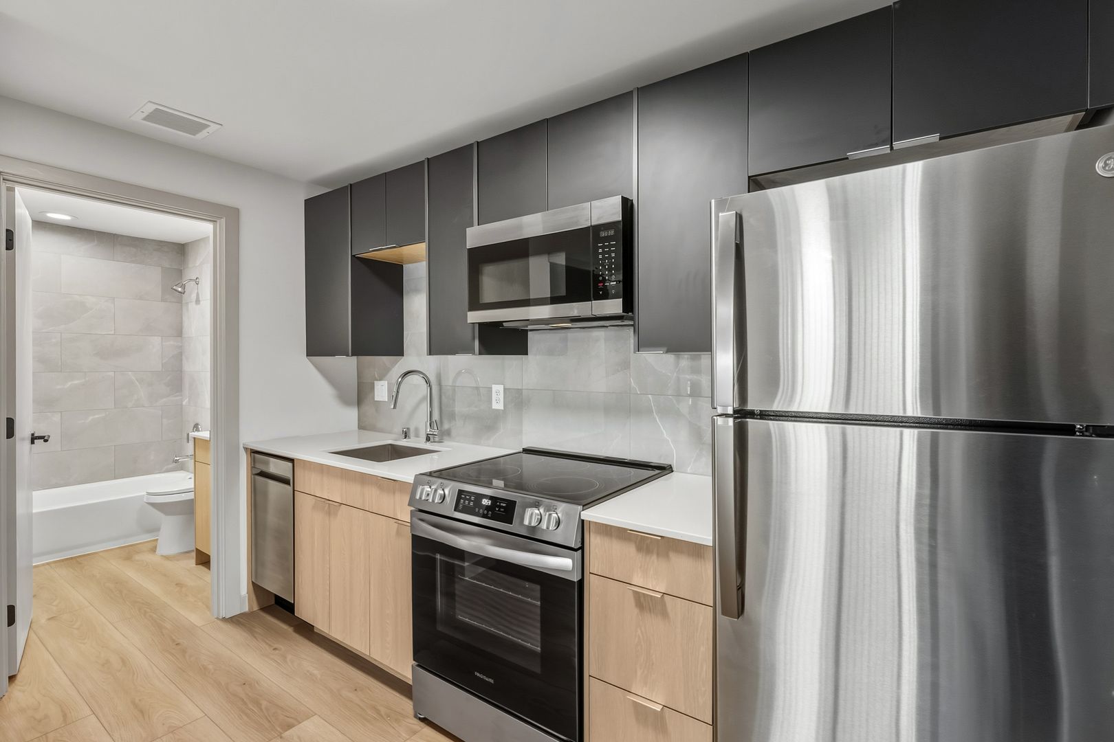 Seattle Apartment: 2004 Dexter Ave N