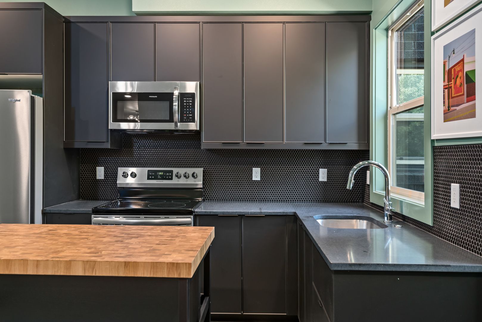 Seattle Apartment: 1633 17th Avenue