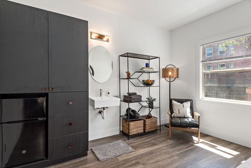 RENOVATED ROOM FOR RENT ON CAPITOL HILL! – photo 1
