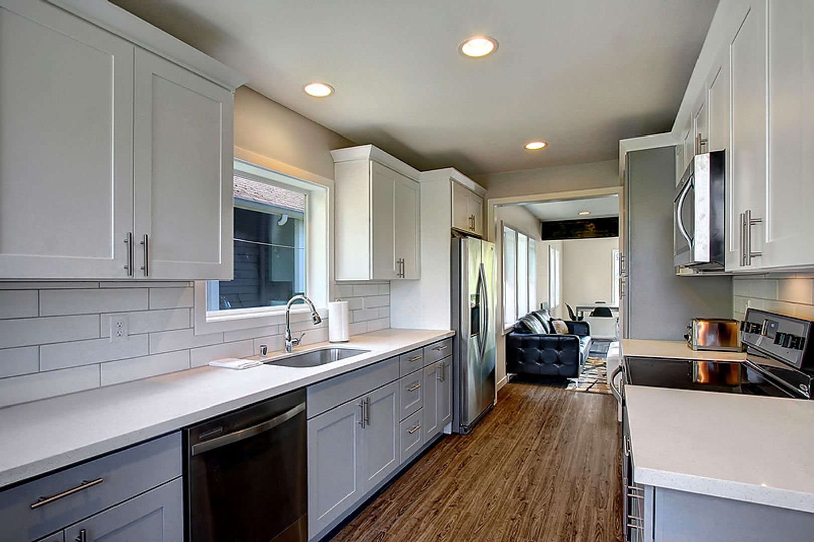 Seattle Apartment: 824 NE 57th Street