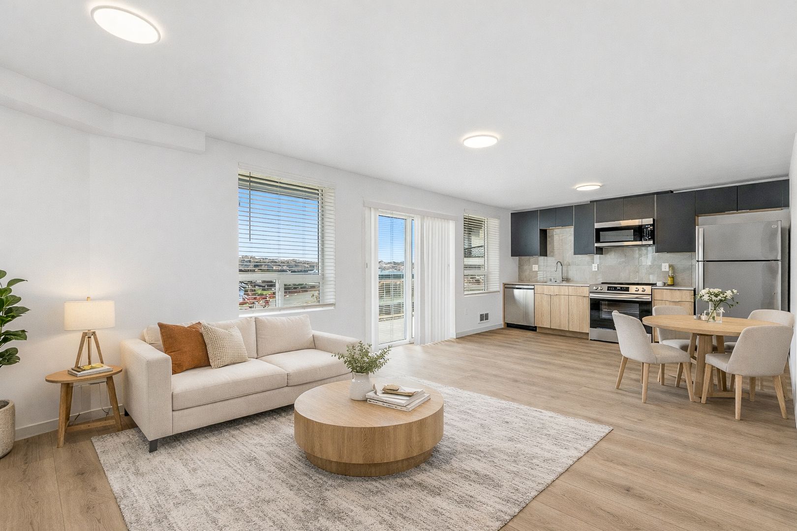 Seattle Apartment: 2004 Dexter Ave N