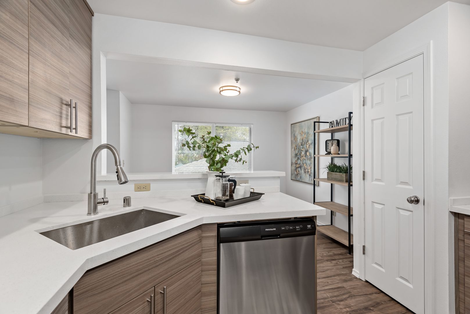 Renton Apartment: 1201 Anacortes Ave NE