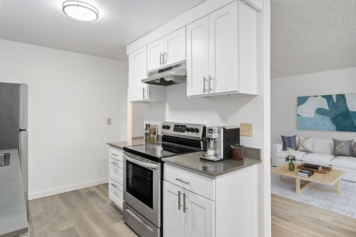 Renovated 1 bed/1 bath Apartment in Everett – photo 1