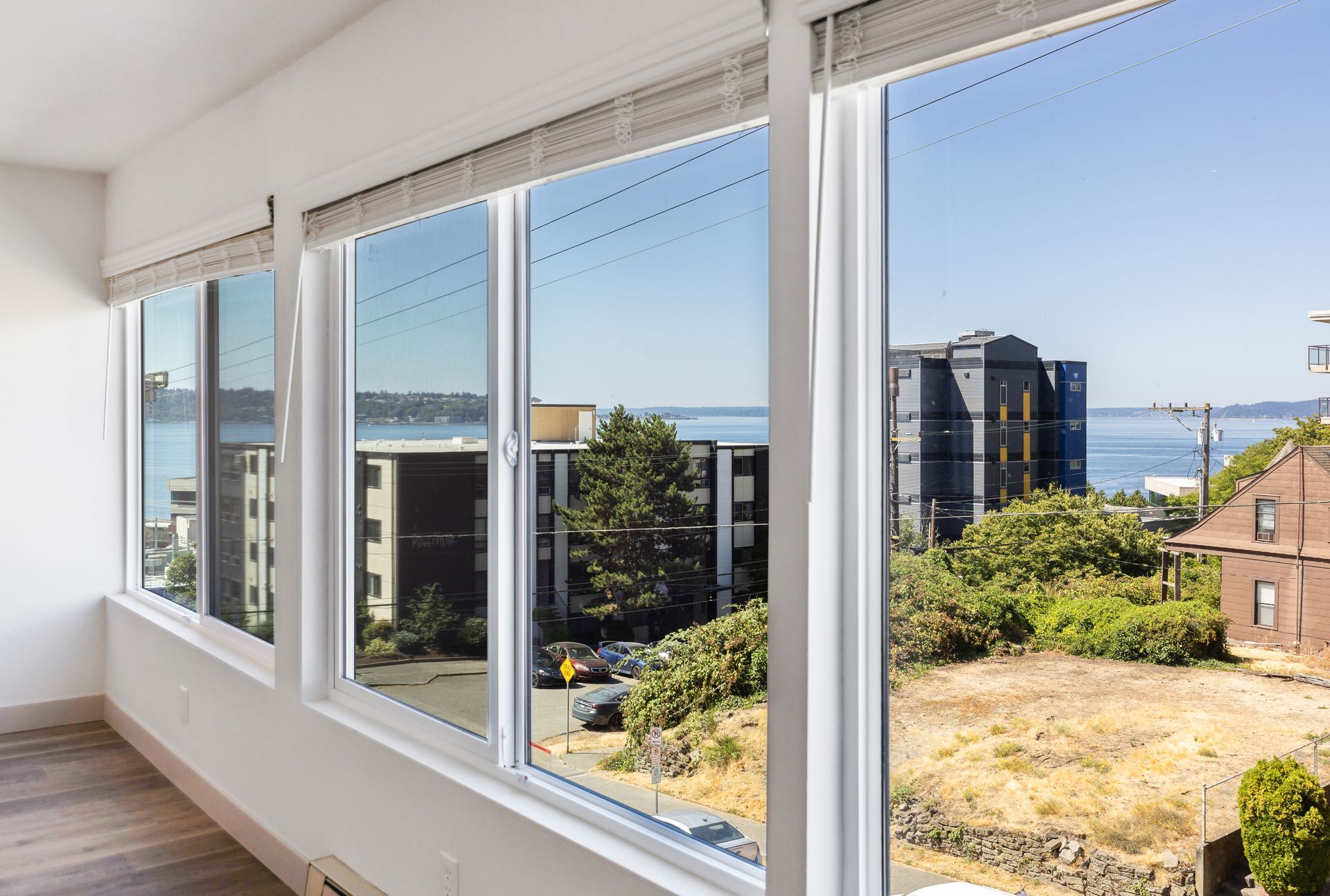 Seattle Apartment: 320 W Republican St