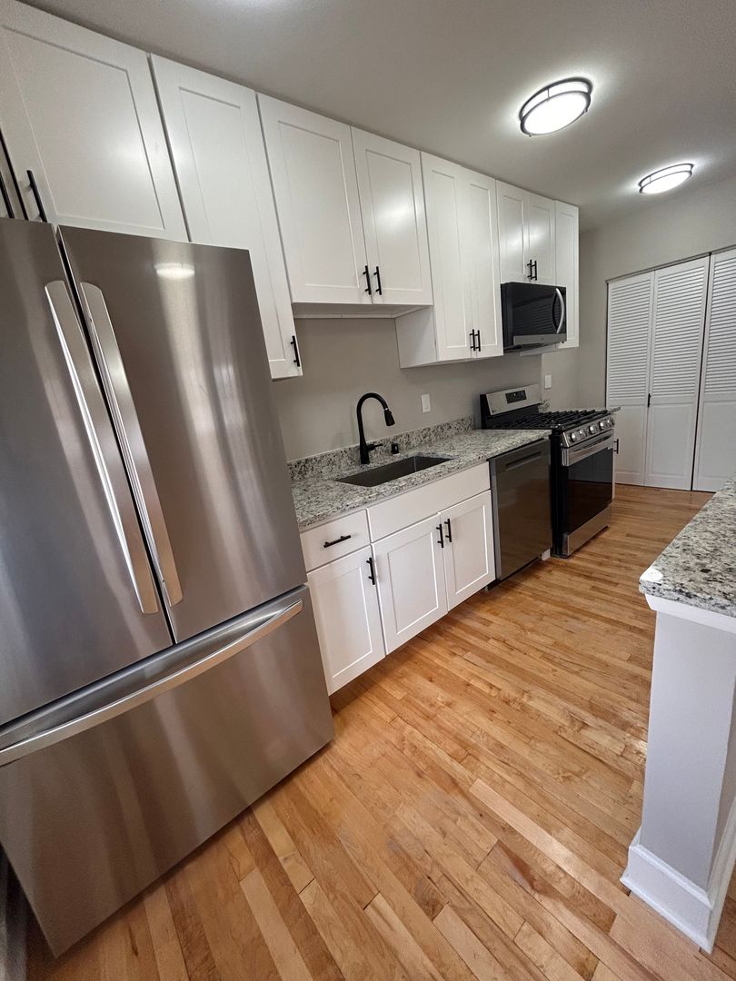 Milwaukee Apartment: 5929 W. Washington Blvd