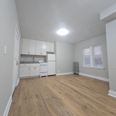 Studio 1 Bath Apartment at 1020 E. Pleasant Street #4, Milwaukee, WI – photo 1