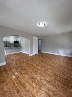 Huge fully remodeled 2 bedroom apt coming soon! – photo 1