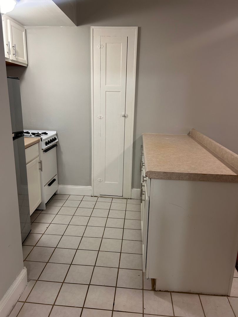 Milwaukee Apartment: 1521 N. Franklin Place