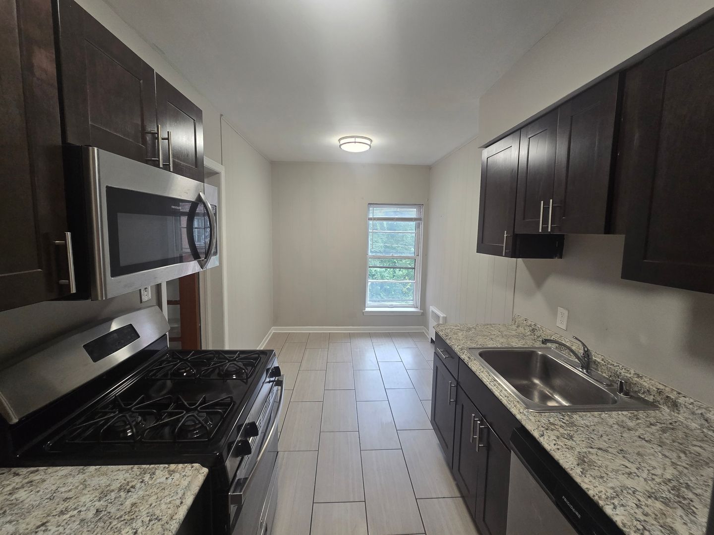 Milwaukee Apartment: 5425-33 W Martin Dr