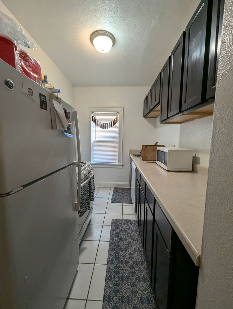 Milwaukee Apartment: 5439 W Martin Dr