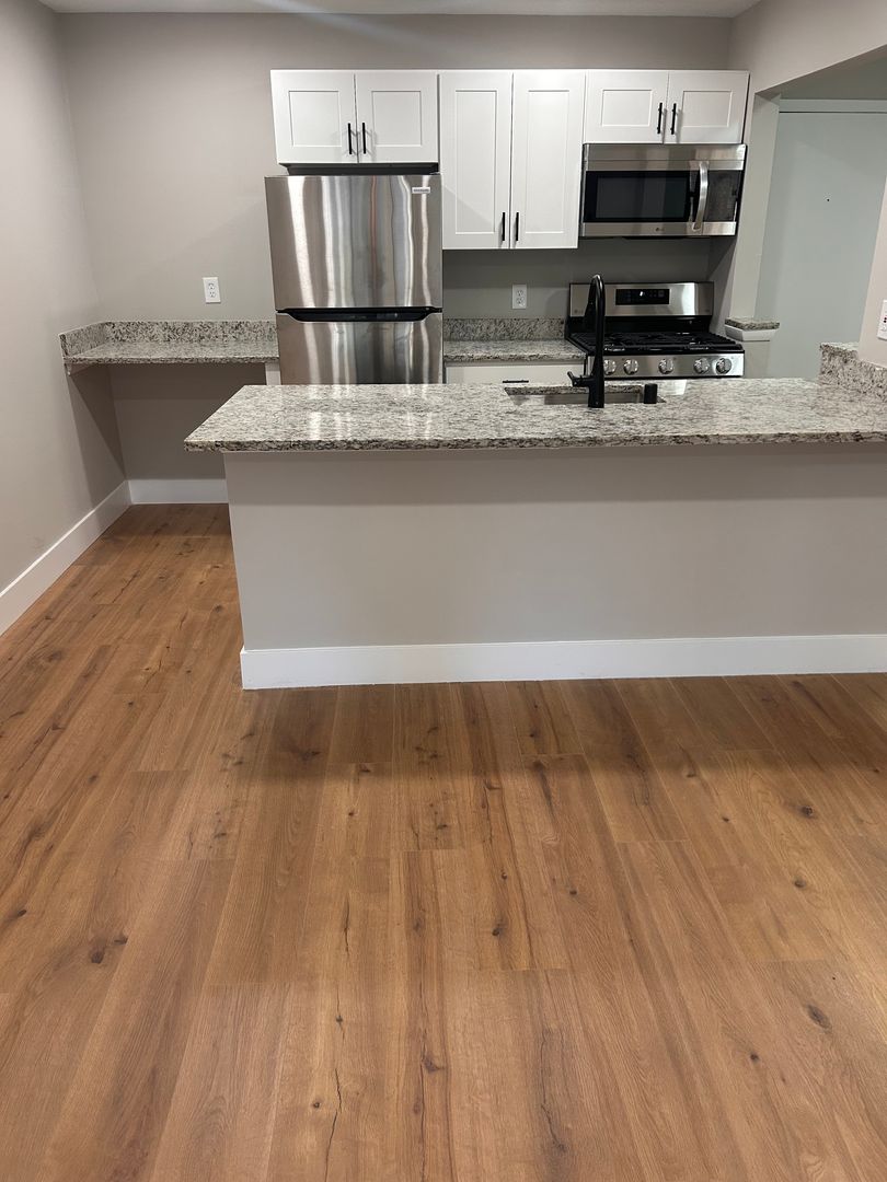 Milwaukee Apartment: 1106 E Knapp St