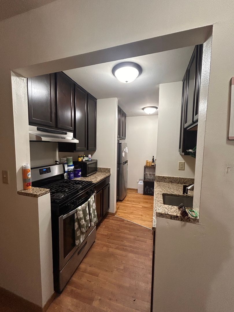 Milwaukee Apartment: 1106 E Knapp St
