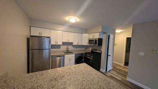 Newly Renovated 1 Bedroom Apartment Home in Upper East Side Milwaukee – photo 1