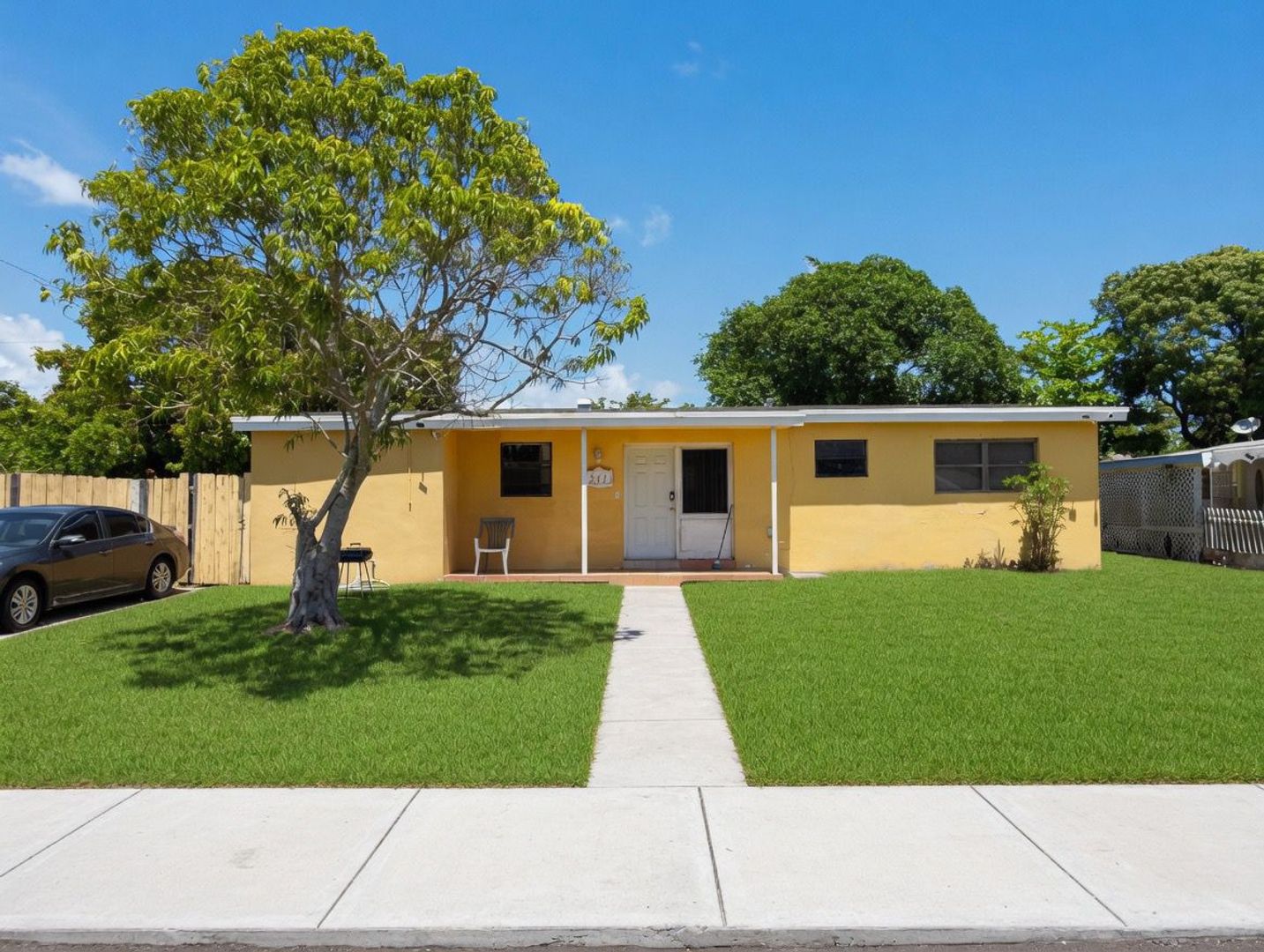 Deerfield Beach House: 261 NE 40 St