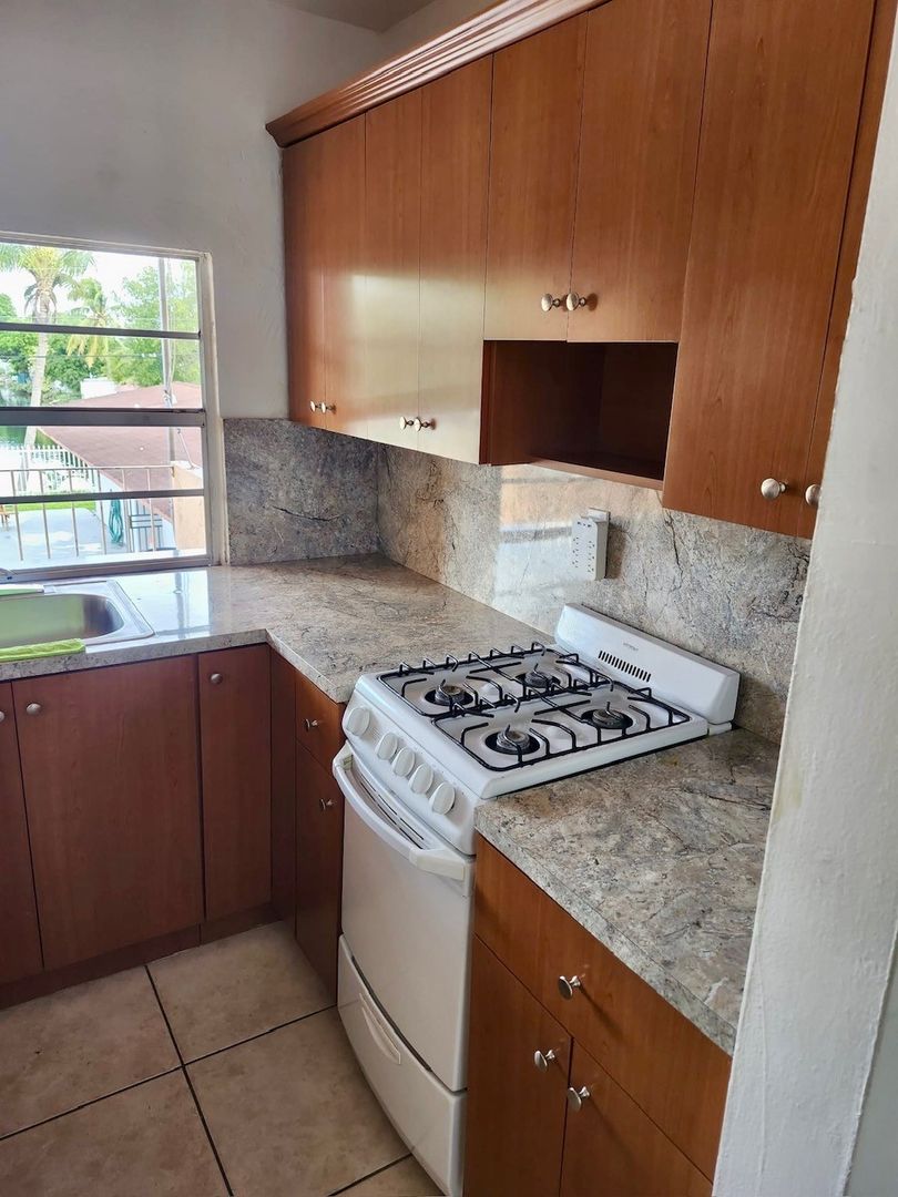 Hialeah Apartment: 6850 West 14th Court