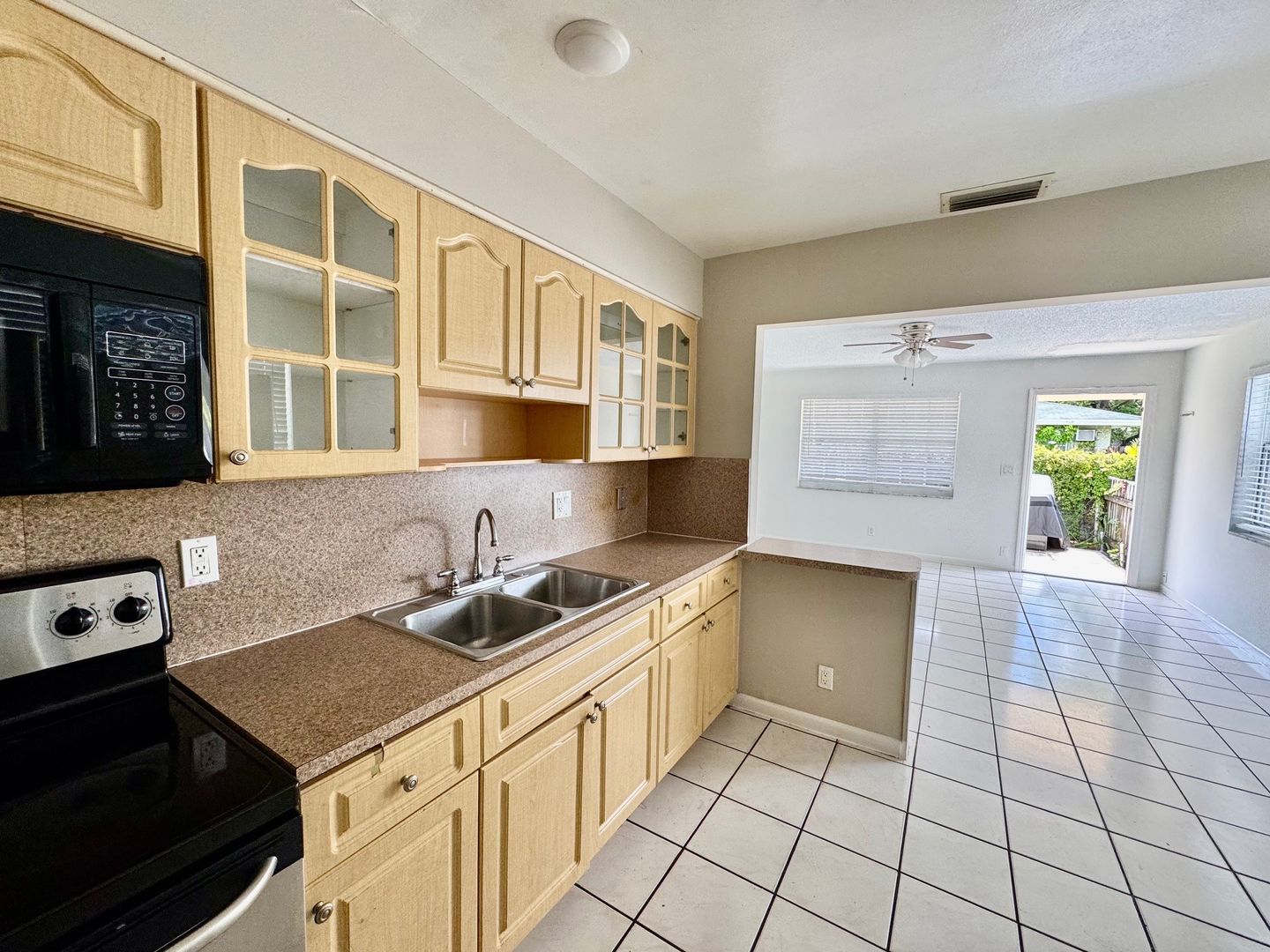 Hallandale Apartment: 718-720 SW 7 ST