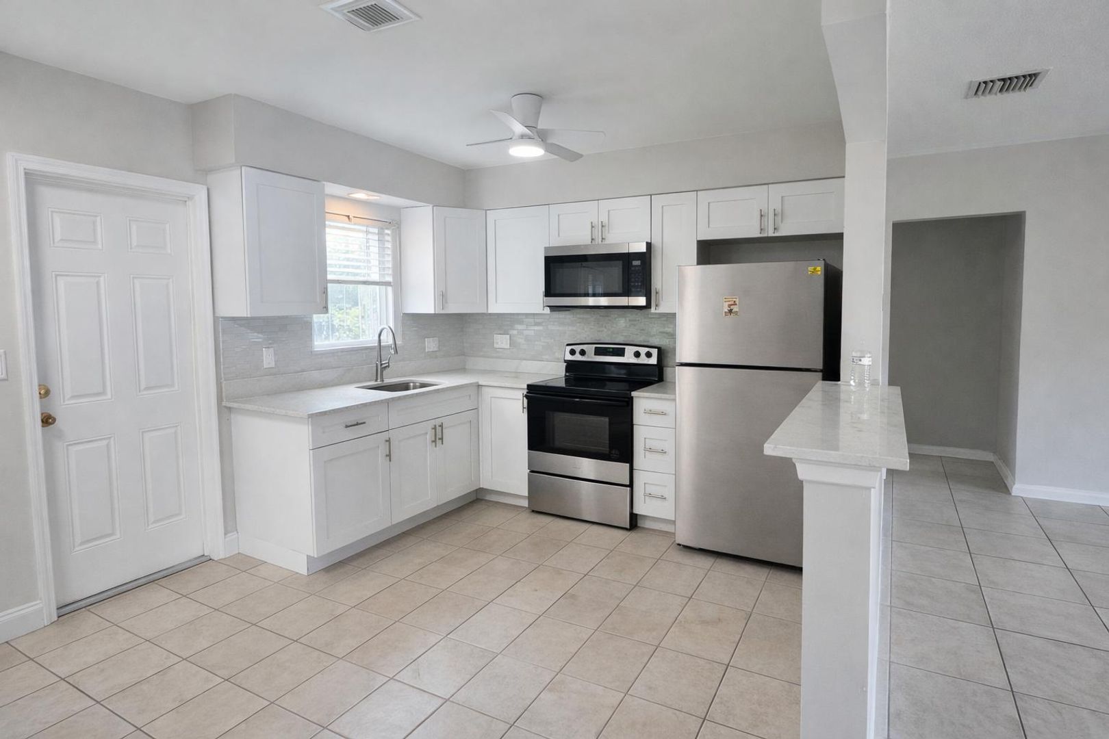 Hollywood Apartment: 2519 - 2521 Pierce Street