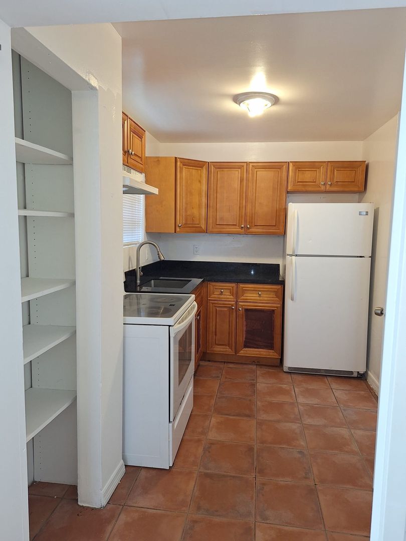 Miami Apartment: 715 NW 116th Ter