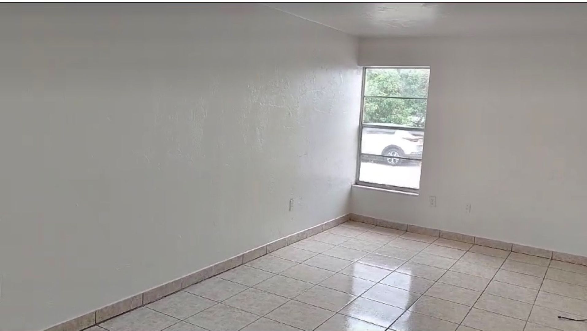 Hialeah Apartment: 6850 West 14th Court
