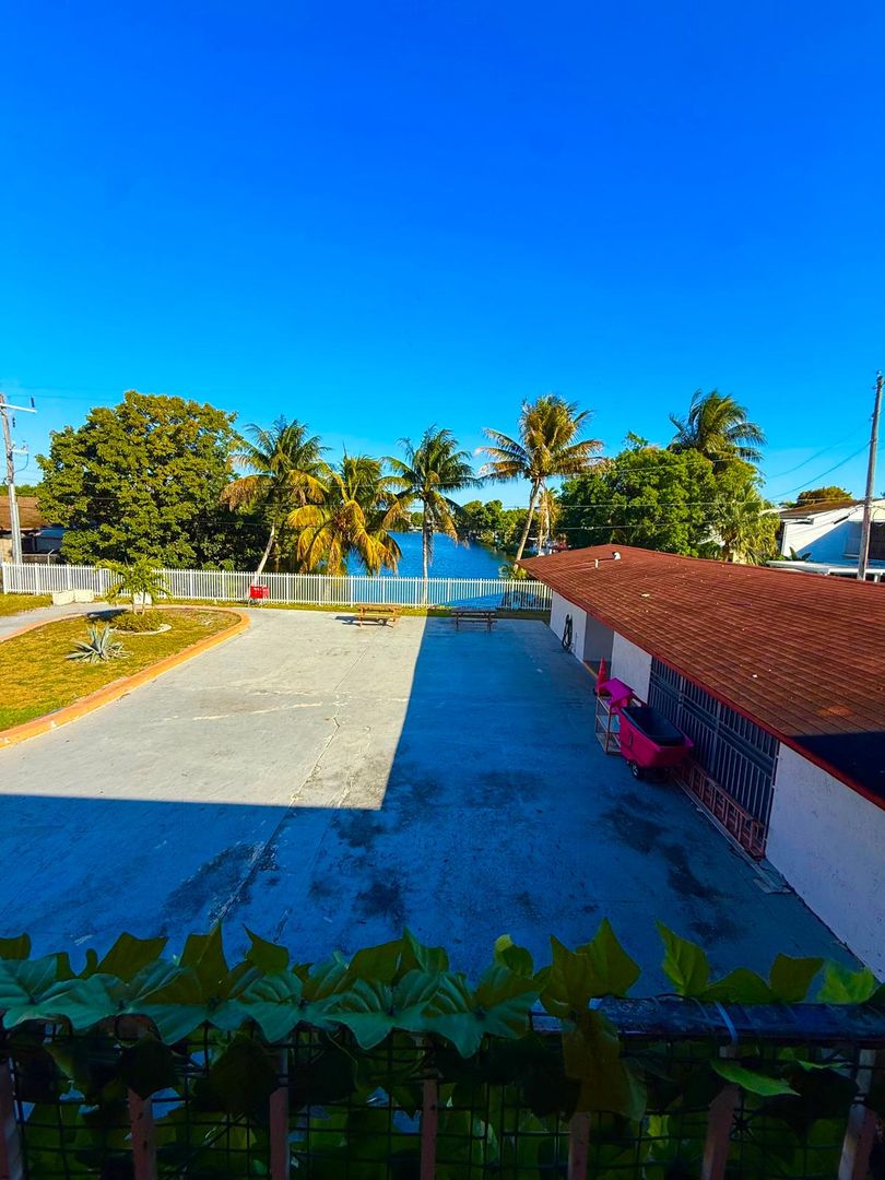 Hialeah Apartment: 6850 West 14th Court