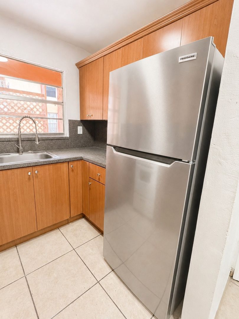 Hialeah Apartment: 6850 West 14th Court