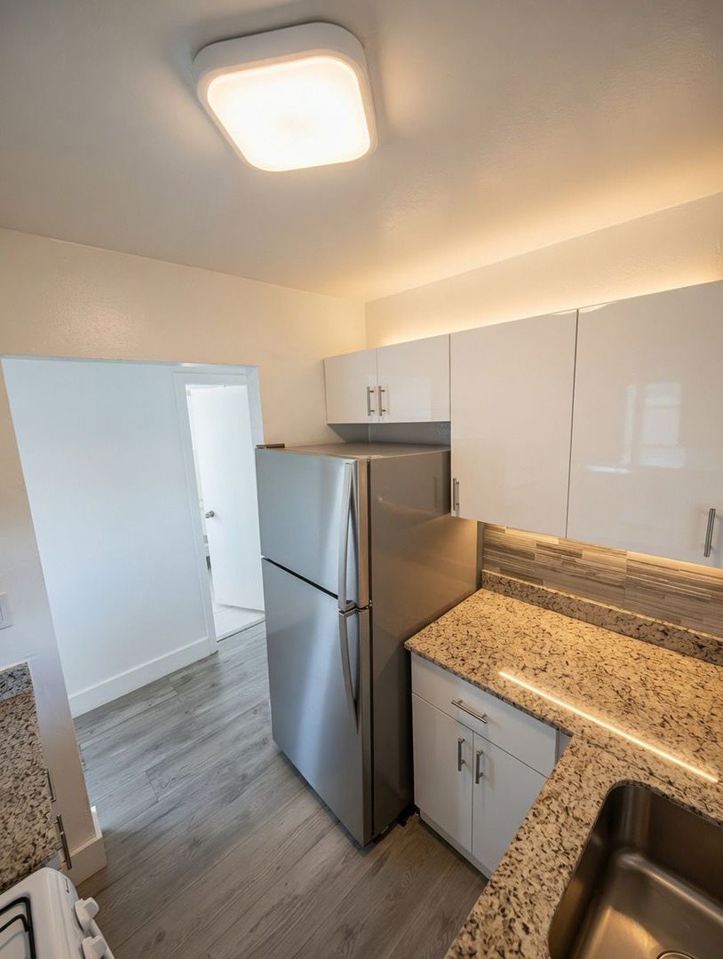 Hialeah Apartment: 6850 West 14th Court