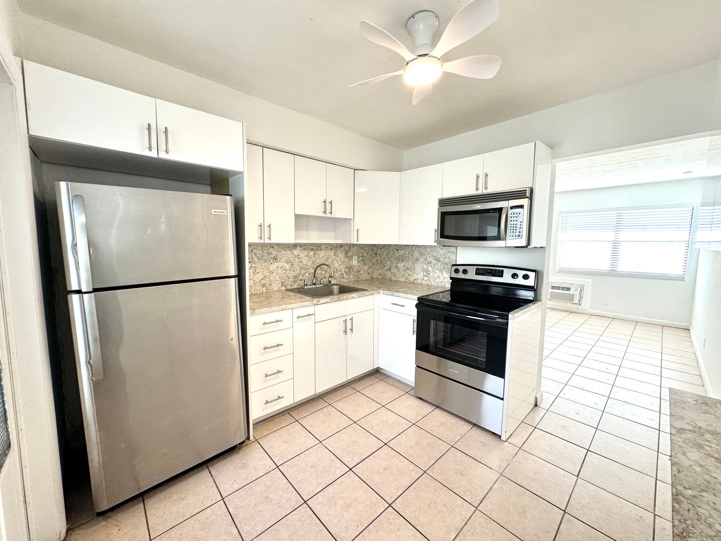 Hallandale Apartment: 606 SW 8 ST