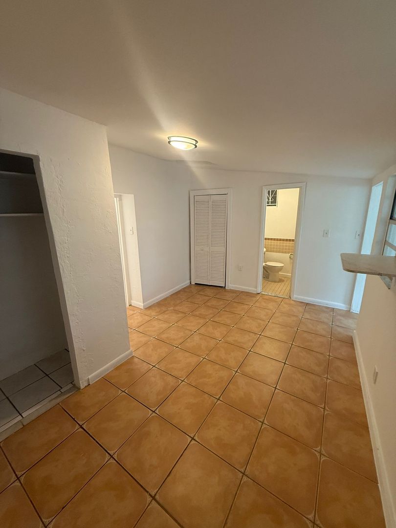 Opa-Locka Apartment: 1340 Peri St