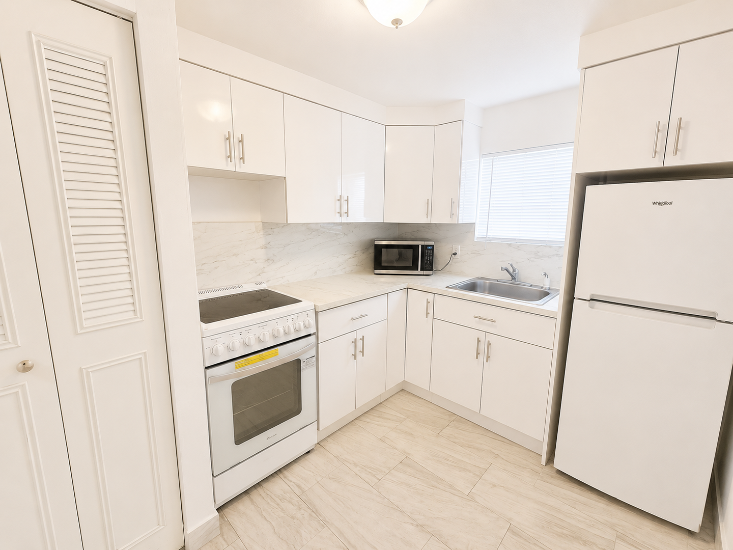 Hollywood Apartment: 2519 - 2521 Pierce Street