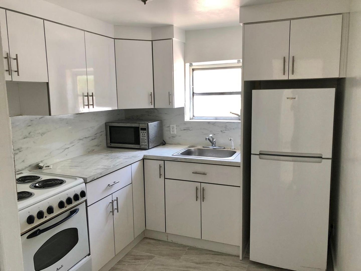 Hollywood Apartment: 2519 - 2521 Pierce Street